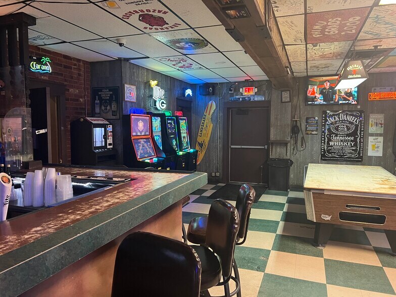 More Photos Of 219 Wisconsin St, Oshkosh Bar For Sale