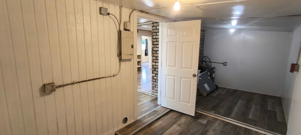 More Photos Of 14610 Kennard St, Waldo Freestanding For Sale