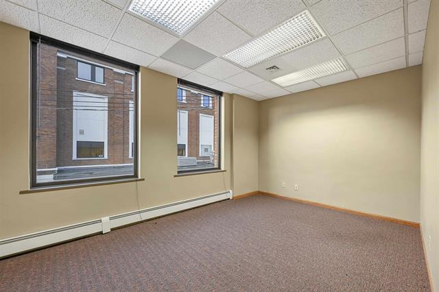 More Photos Of 414 E Walnut St, Green Bay Office For Sale