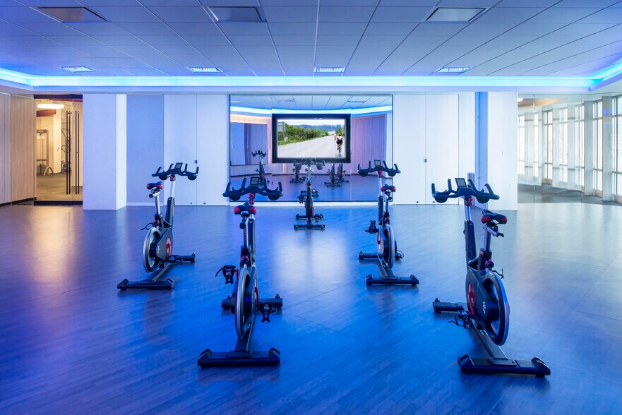 More Photos Of 1100 Wilson Blvd, Arlington Unknown For Lease