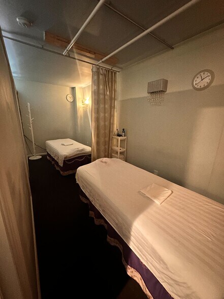 More Photos Of 1658 33rd St NW, Washington Storefront Retail Office For Sale