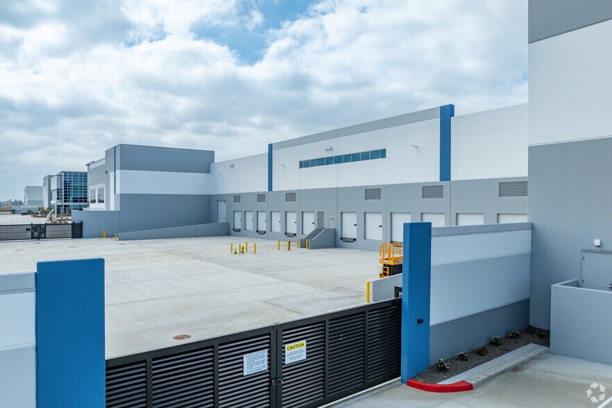 More Photos Of 1910 Renaissance Pky, Rialto Warehouse For Sale