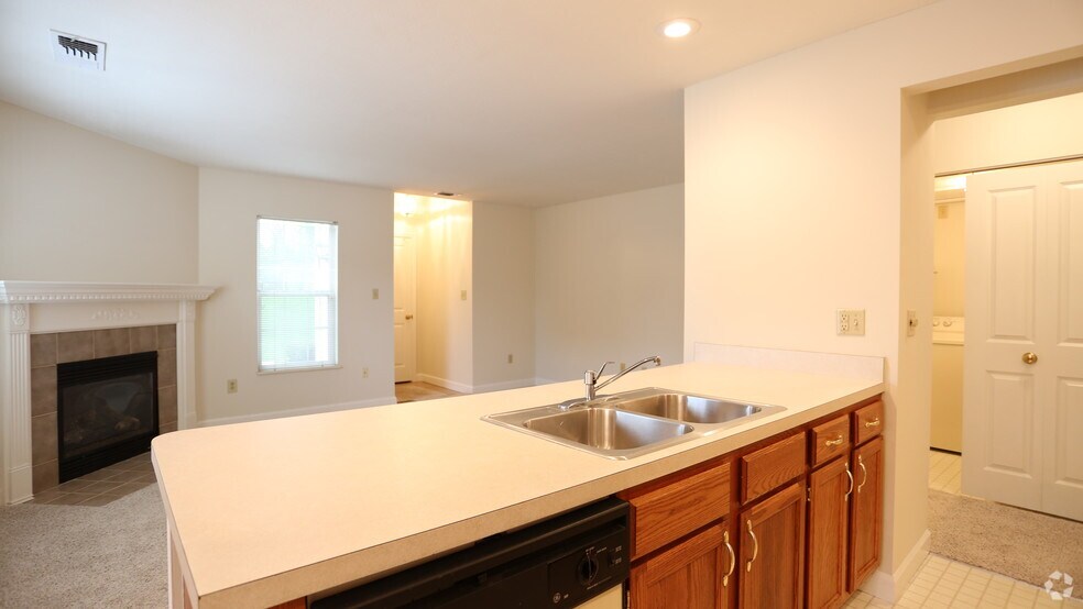 More Photos Of 210 Retreat Ln, Westerville Apartments For Sale