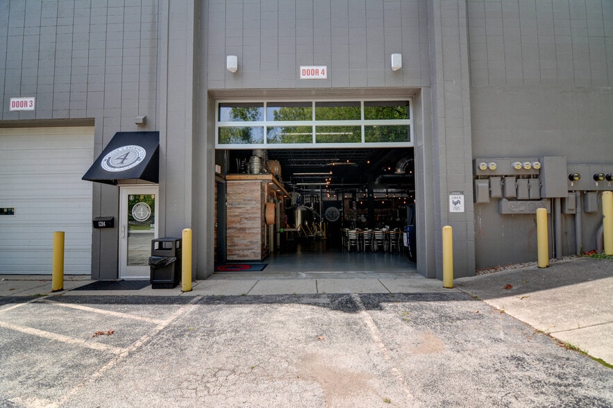 More Photos Of 1234 W Cerro Gordo St, Decatur Restaurant For Sale