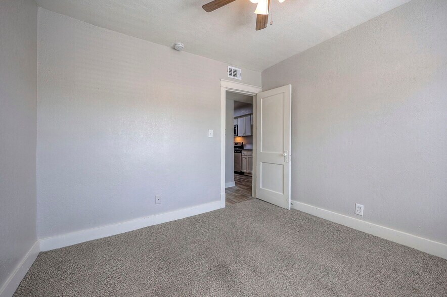 More Photos Of 4017-4023 Harrison St, Kansas City Apartments For Sale