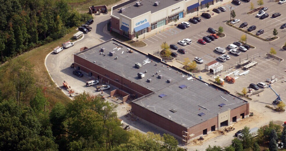 More Photos Of 2270 E Beltline Ave NE, Grand Rapids General Retail For Lease