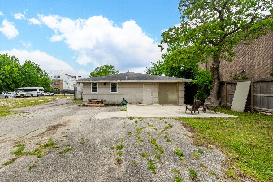 More Photos Of 5904 Dolores St, Houston Office For Lease