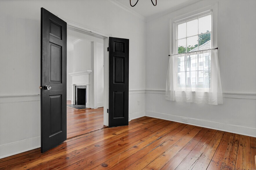 More Photos Of 12 N 5th Ave, Wilmington Office Residential For Sale