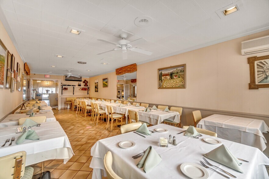 More Photos Of 50-52 E Main St, Torrington Restaurant For Lease