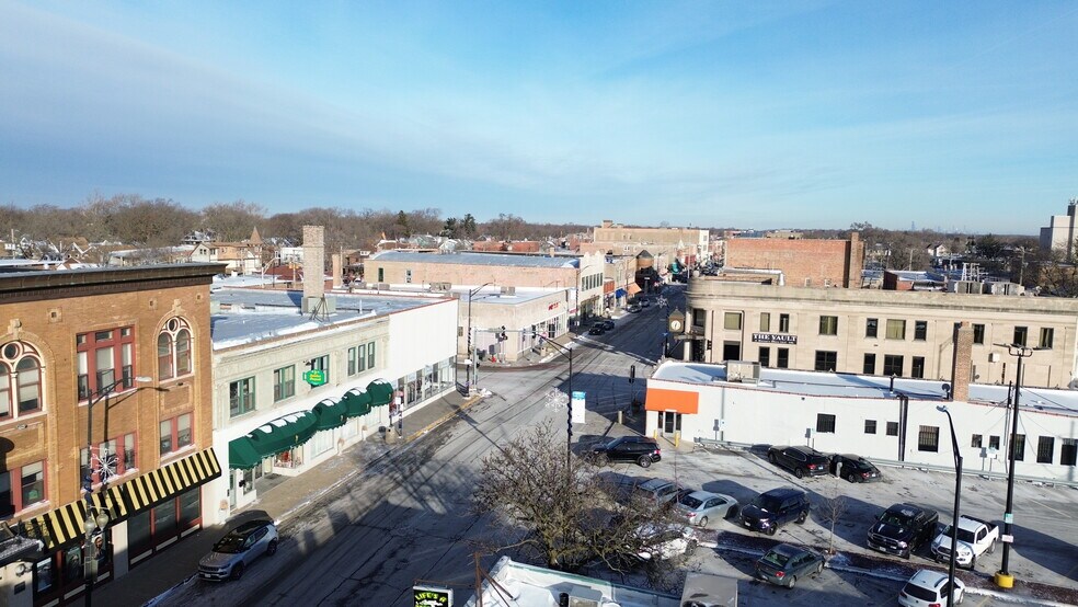 More Photos Of 13102 S Western Ave, Blue Island Apartments For Lease