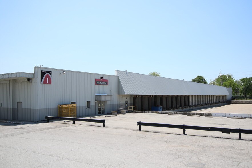 Primary Photo Of 8000 Hall St, Saint Louis Service For Lease