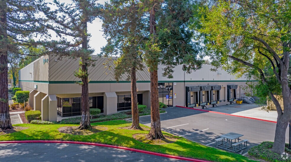 More Photos Of 1911-1931 Lundy Ave, San Jose Warehouse For Lease