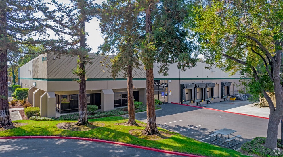 More Photos Of 1911-1931 Lundy Ave, San Jose Warehouse For Lease