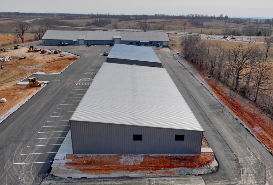 More Photos Of 1894 E 1st Ave, Bentonville Industrial For Lease