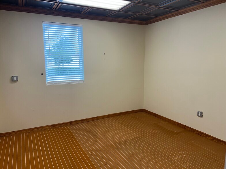 More Photos Of 12871 Suzanne, Hobe Sound Light Manufacturing For Lease