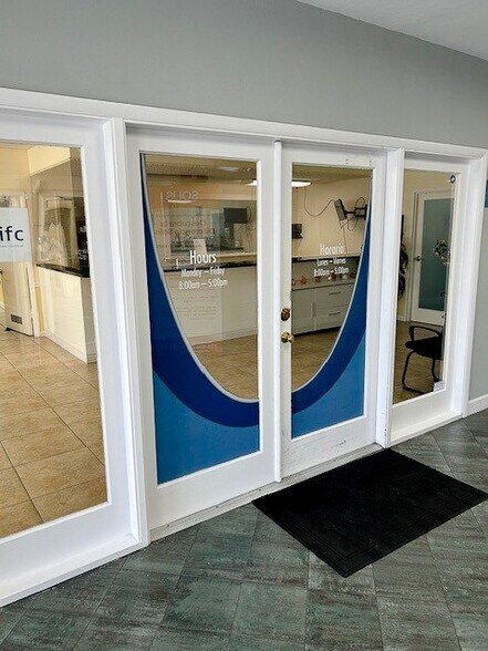 More Photos Of 1401 SW 1st St, Miami Office Residential For Lease