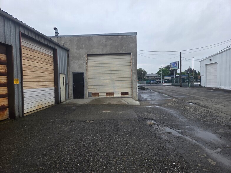 More Photos Of 4101 Franklin Blvd, Sacramento Warehouse For Lease
