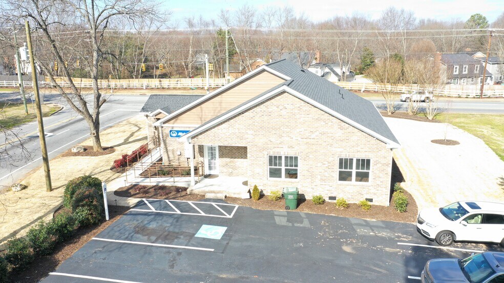 More Photos Of 1717 Old Spartanburg Rd, Greer Office For Lease