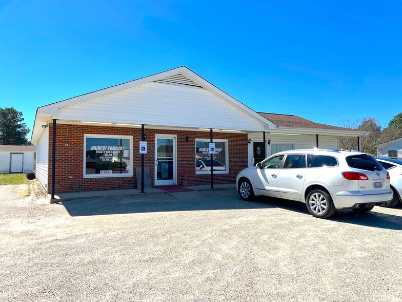 More Photos Of 698 E New Hope Rd, Goldsboro Freestanding For Sale