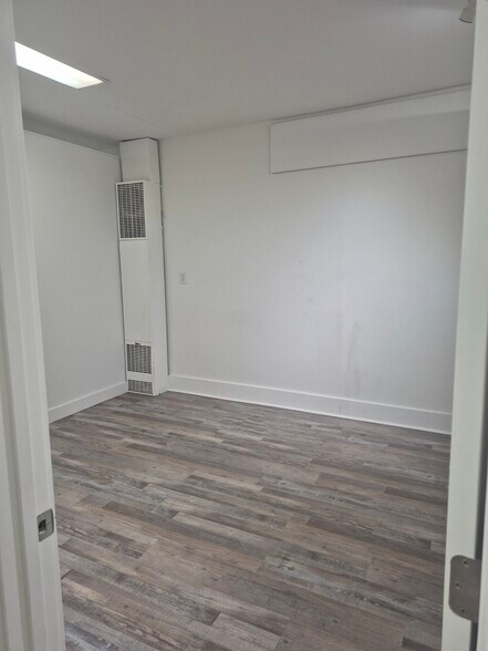 More Photos Of 1235 Cross St SE, Salem Freestanding For Lease