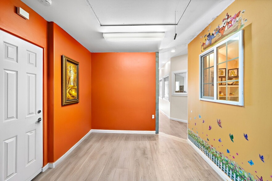 More Photos Of 23201 Orange Ave, Lake Forest Flex For Sale