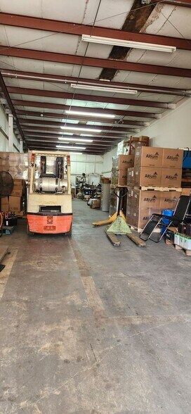 More Photos Of 7810 Sears Blvd, Pensacola Warehouse For Sale