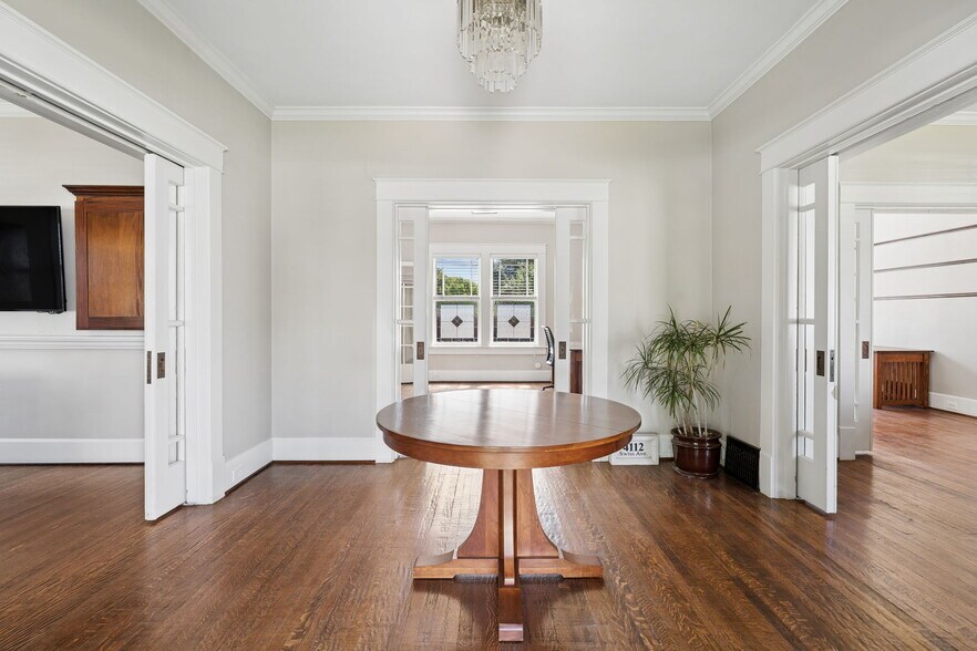 More Photos Of 4112 Swiss Ave, Dallas Office For Sale