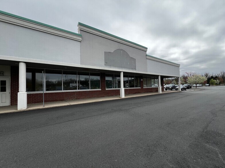 More Photos Of 455 State Rt 23, Wantage Supermarket For Lease