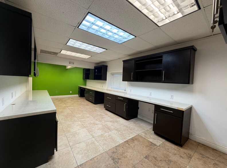 More Photos Of 1300 W US Highway 83, Alamo Warehouse For Sale