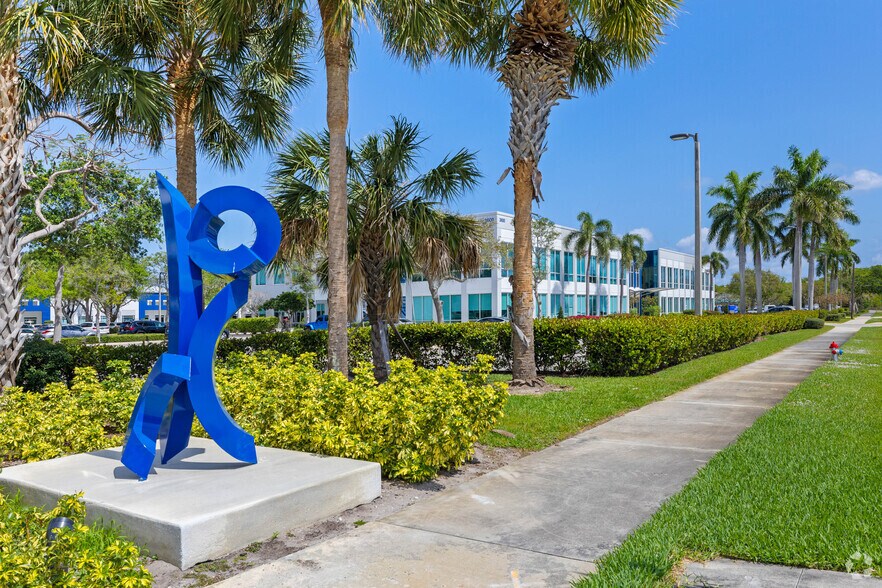 More Photos Of 3998 FAU Blvd, Boca Raton Unknown For Lease