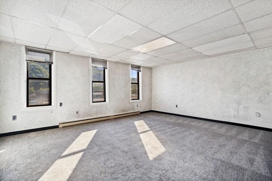 More Photos Of 314-316 W Main St, Monongahela Storefront Retail Office For Sale