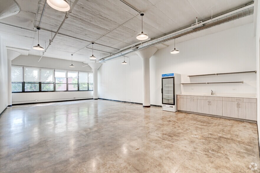 More Photos Of 3520 S Morgan St, Chicago Loft Creative Space For Lease