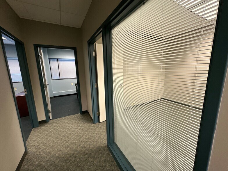 More Photos Of 250 Park West Dr, Pittsburgh Office For Sale