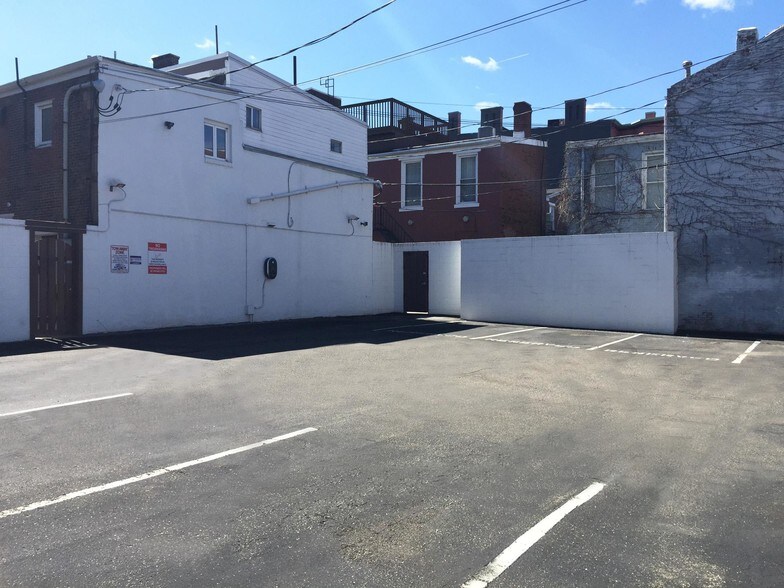 More Photos Of 1815-1819 E Carson St, Pittsburgh Storefront Retail Office For Lease