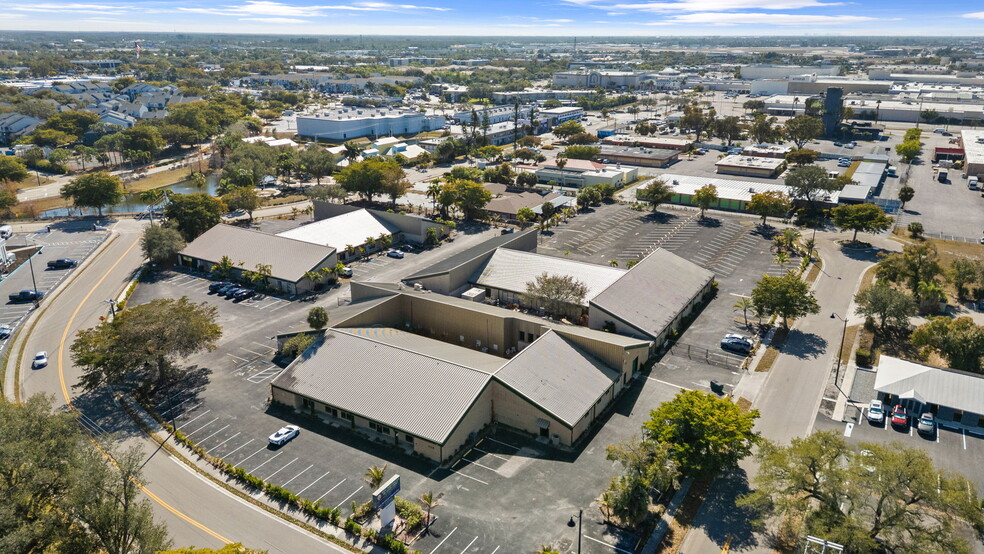 More Photos Of 2120 Collier Ave, Fort Myers Unknown For Lease