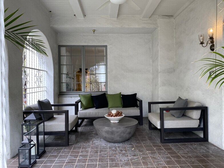 More Photos Of 4526 Wilshire Blvd, Los Angeles Office Residential For Sale