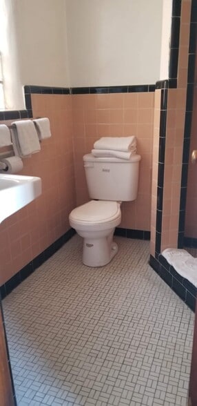 More Photos Of 6851 4th St NW, Los Ranchos De Albuquerque Hotel For Sale