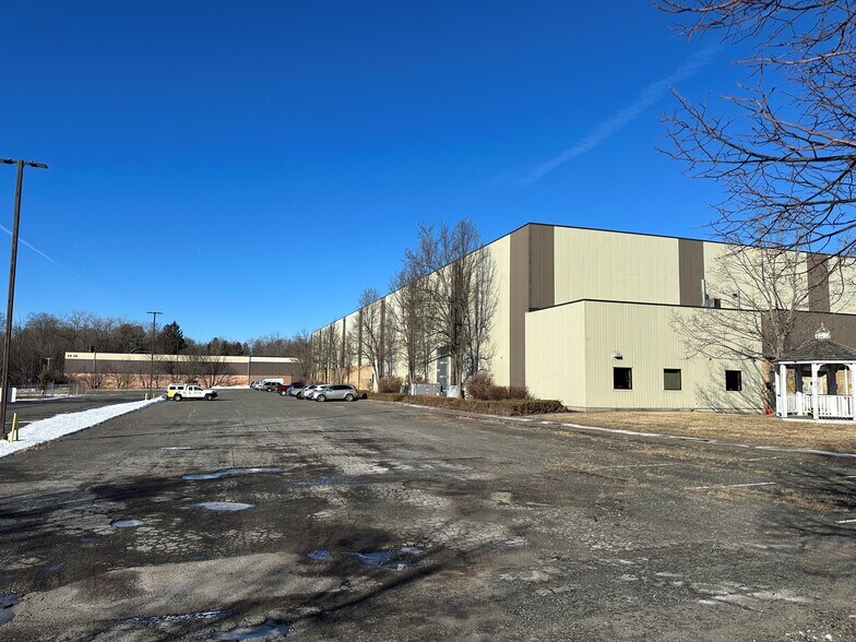 More Photos Of 24-28 Gaylord St, South Hadley Manufacturing For Sale