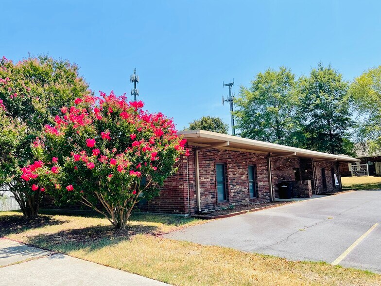 Primary Photo Of 137 Shadow Oaks Dr, North Little Rock Office For Sale