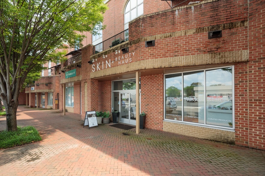 More Photos Of 1919-1921 W Cary St, Richmond Storefront Retail Residential For Sale