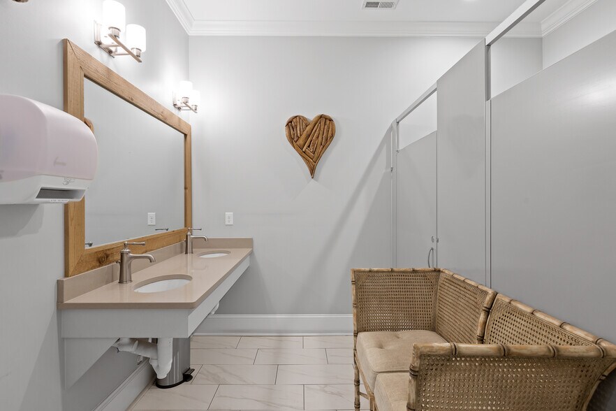 More Photos Of 104 Battle Creek, South Pittsburg Medical For Sale