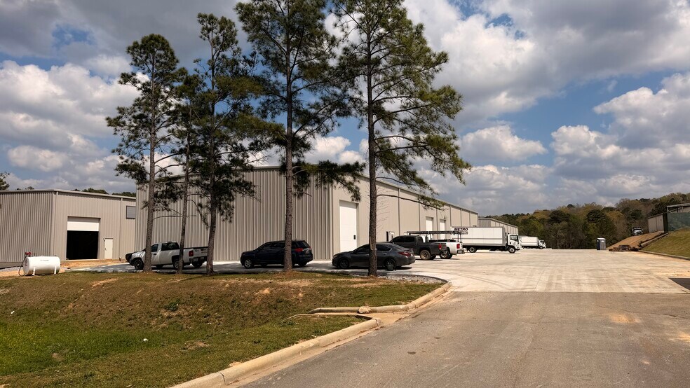 More Photos Of 7051 Meadowlark Ln, Birmingham Unknown For Lease