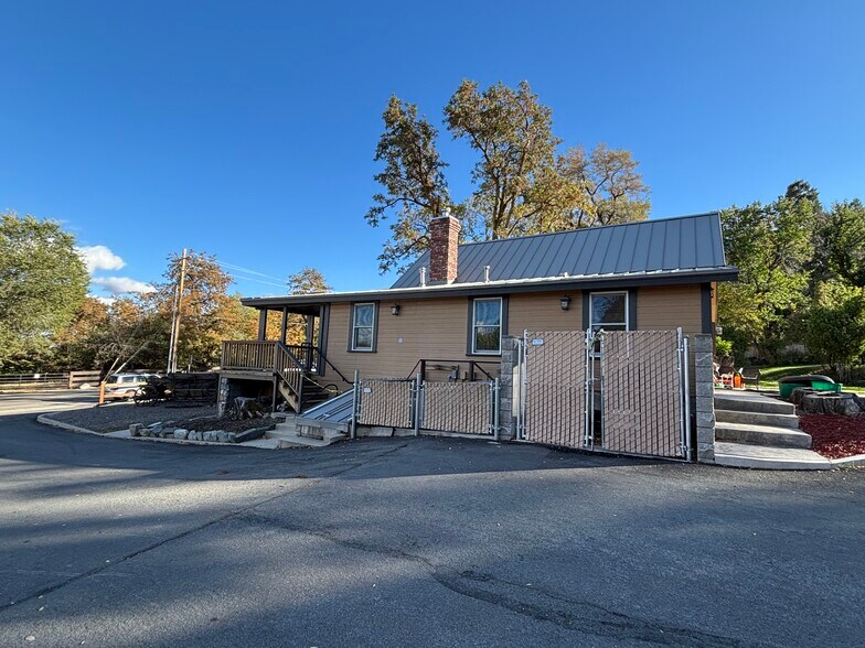 More Photos Of 2276 Main St, Genoa Specialty For Lease