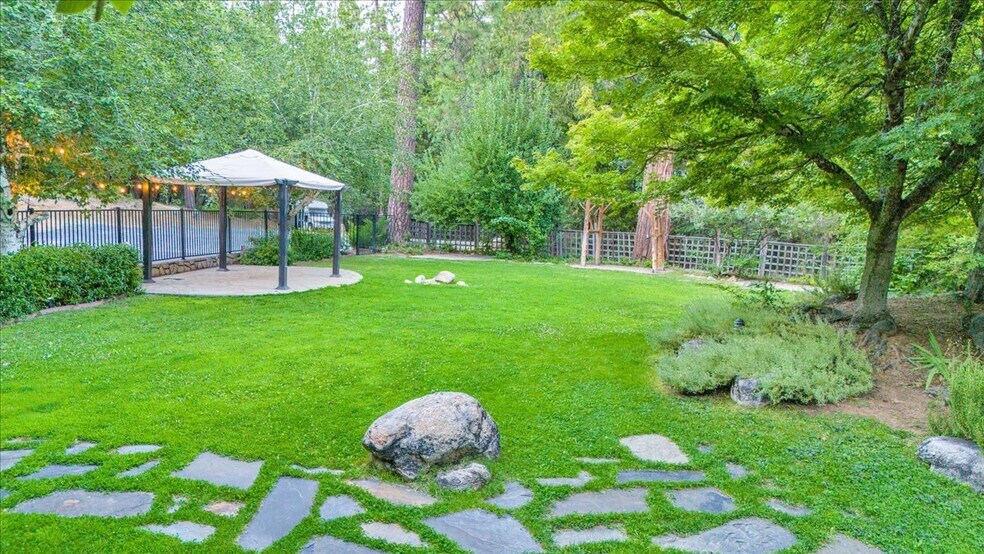 More Photos Of 22732 Middle Camp rd, Sonora Hotel For Sale