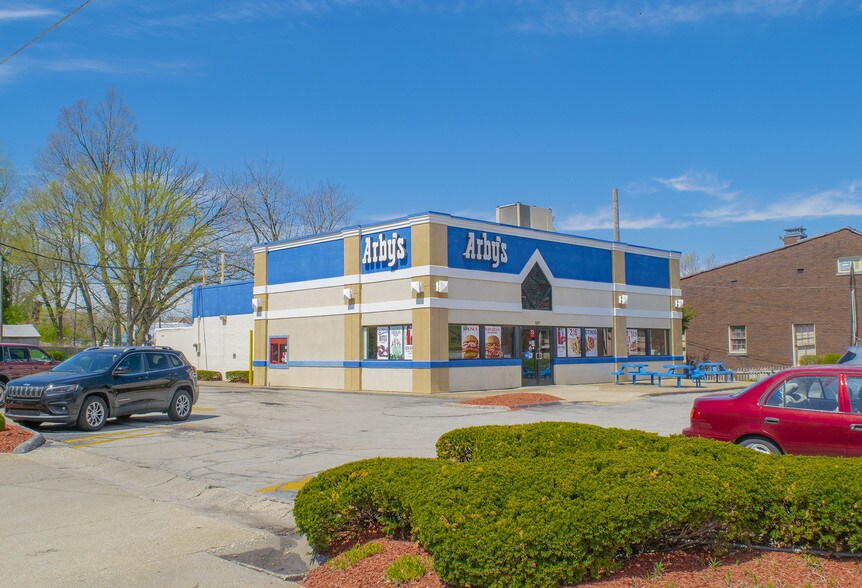 Primary Photo Of 507 S Limestone, Lexington Fast Food For Lease