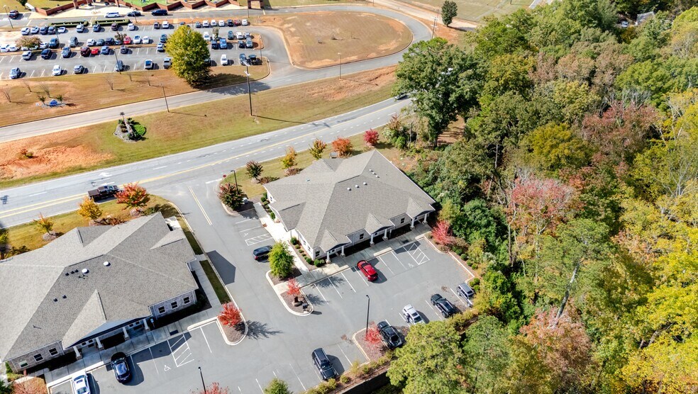 More Photos Of 4184 Dobys Bridge Rd, Fort Mill Office For Lease