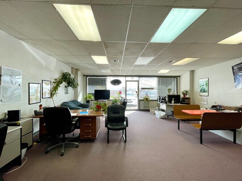 More Photos Of 914-920 S 4th St, Chickasha Storefront Retail Office For Sale