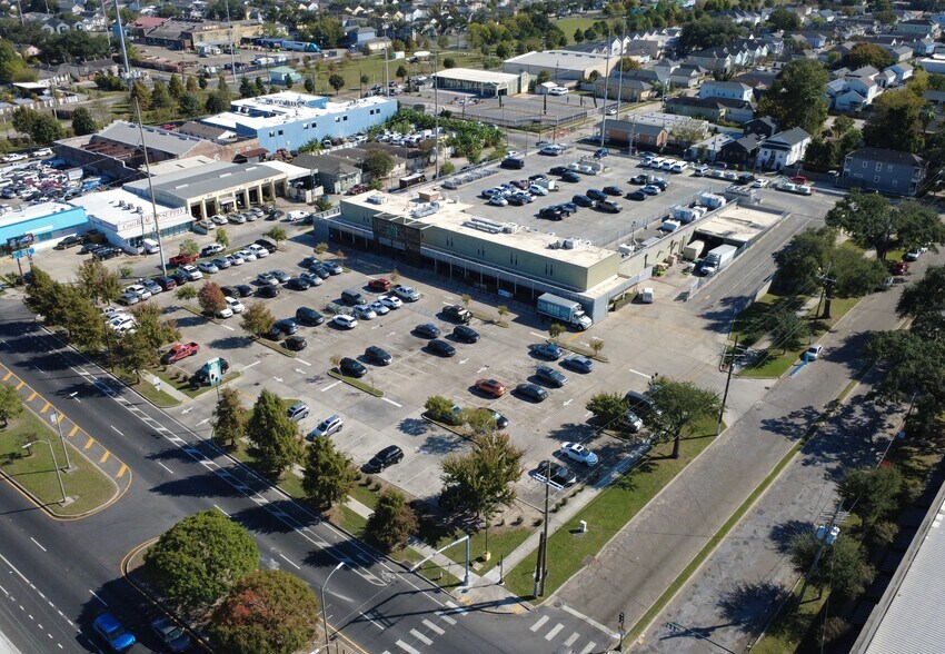 More Photos Of 300 N Broad St, New Orleans Supermarket For Lease