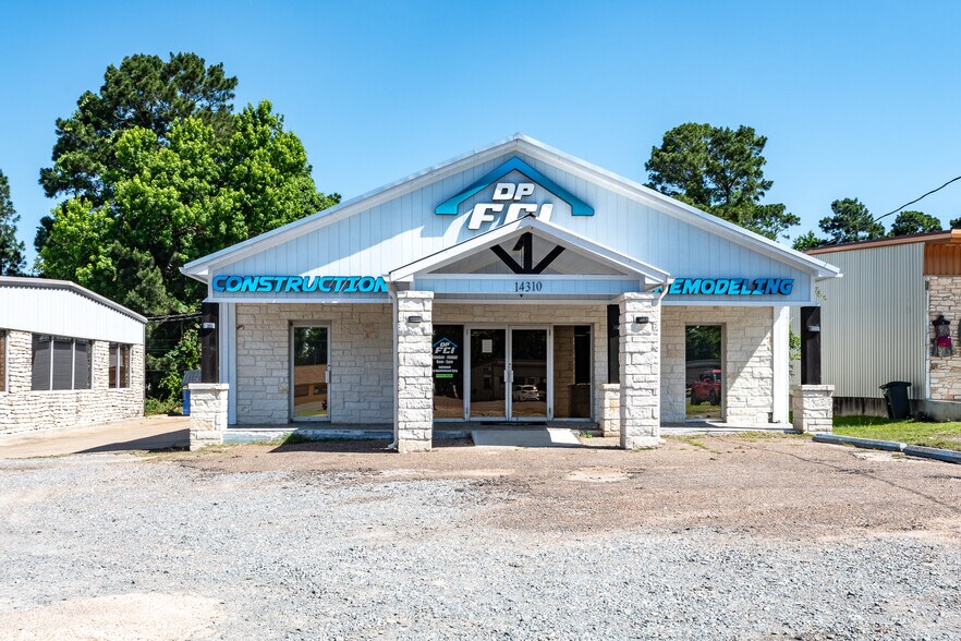 More Photos Of 14310 US-190, Onalaska General Retail For Sale