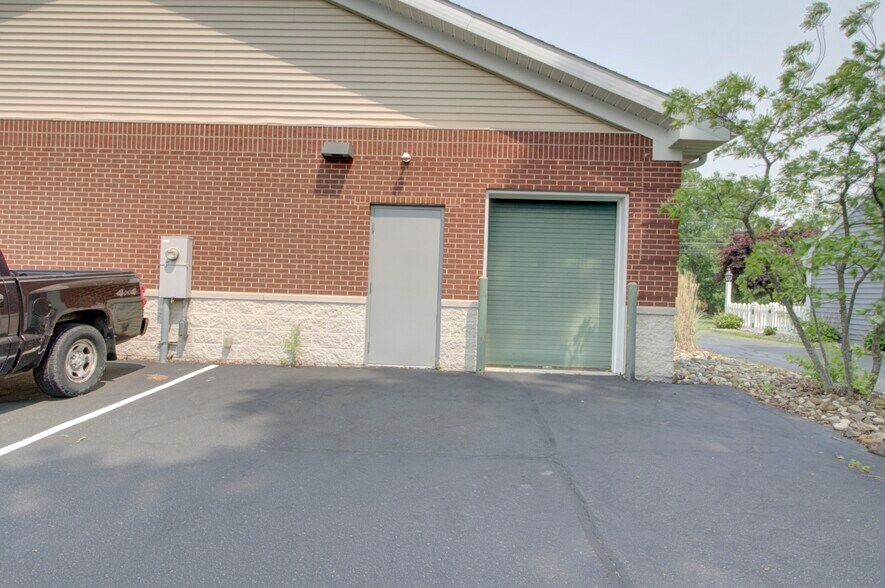 More Photos Of 366 N Portland Way, Galion Medical For Lease